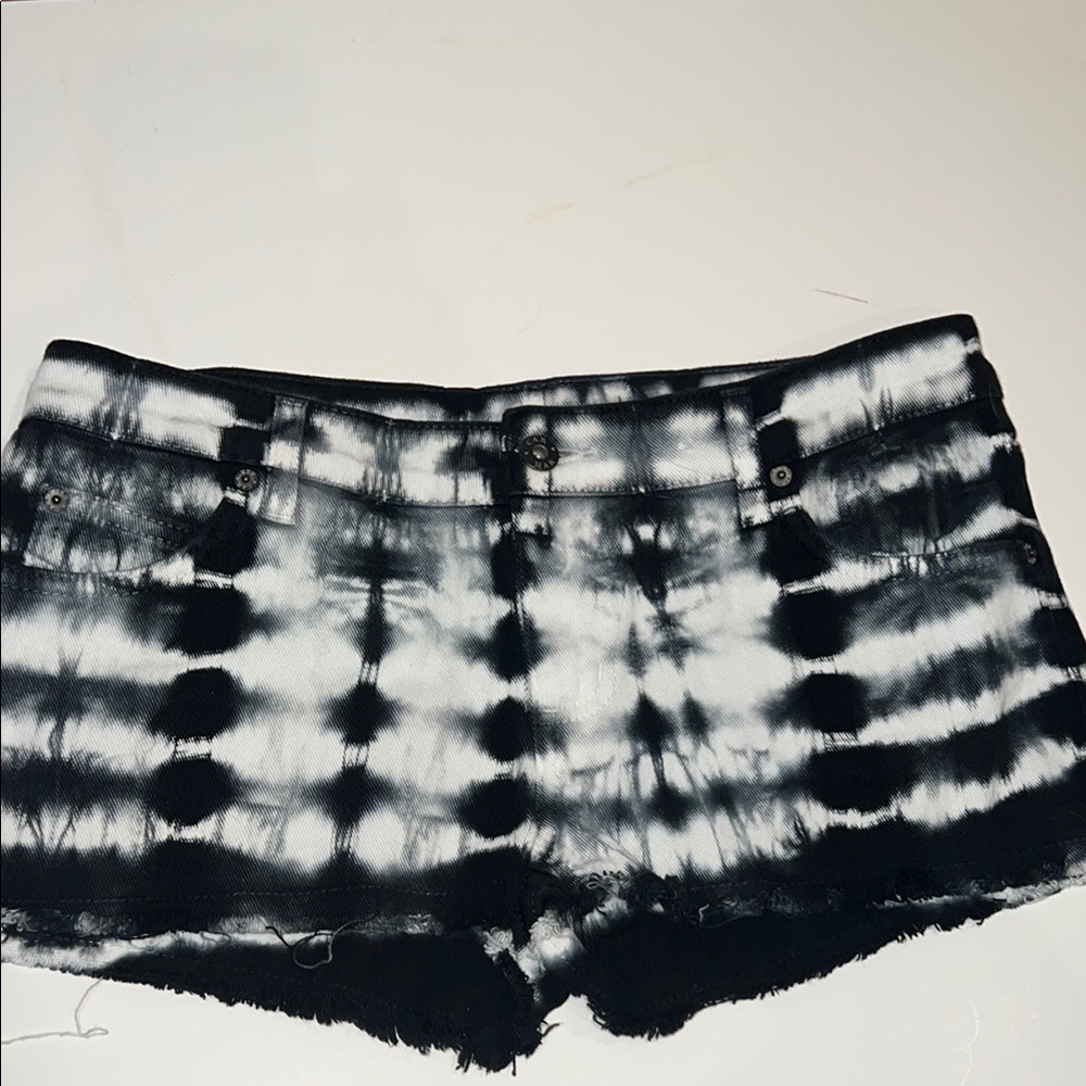 Stylish Black and White Tie-Dye Women's Shorts by Carmar size 28